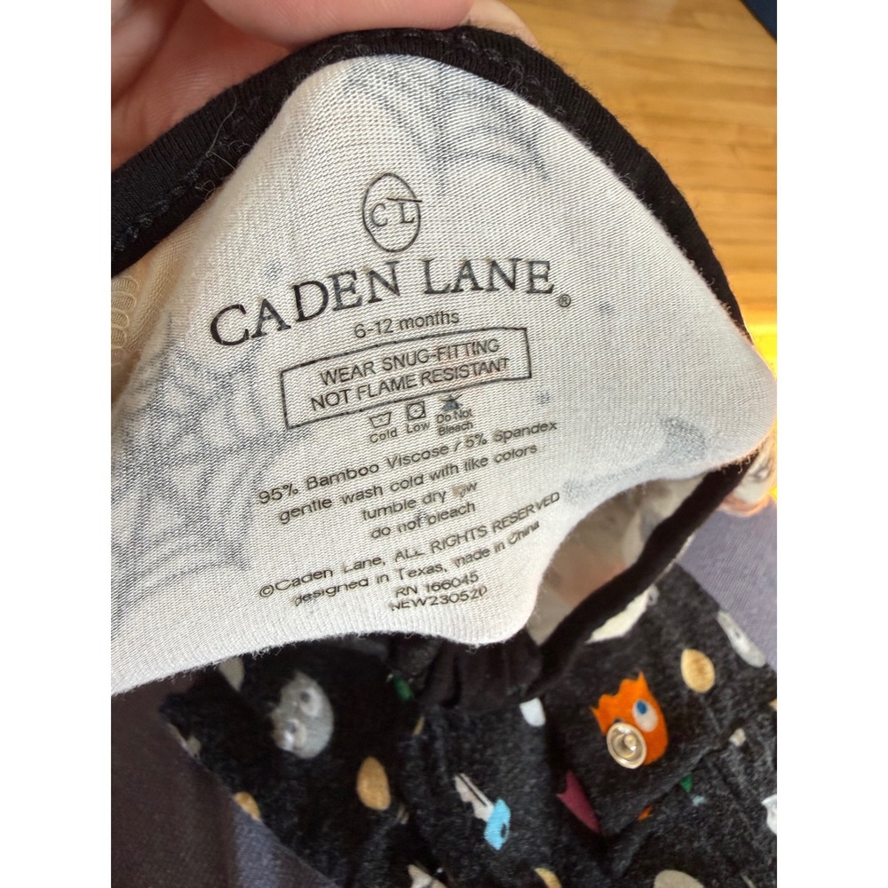 Caden‎ Lane Halloween print bamboo one piece sleeper - Picture 2 of 4